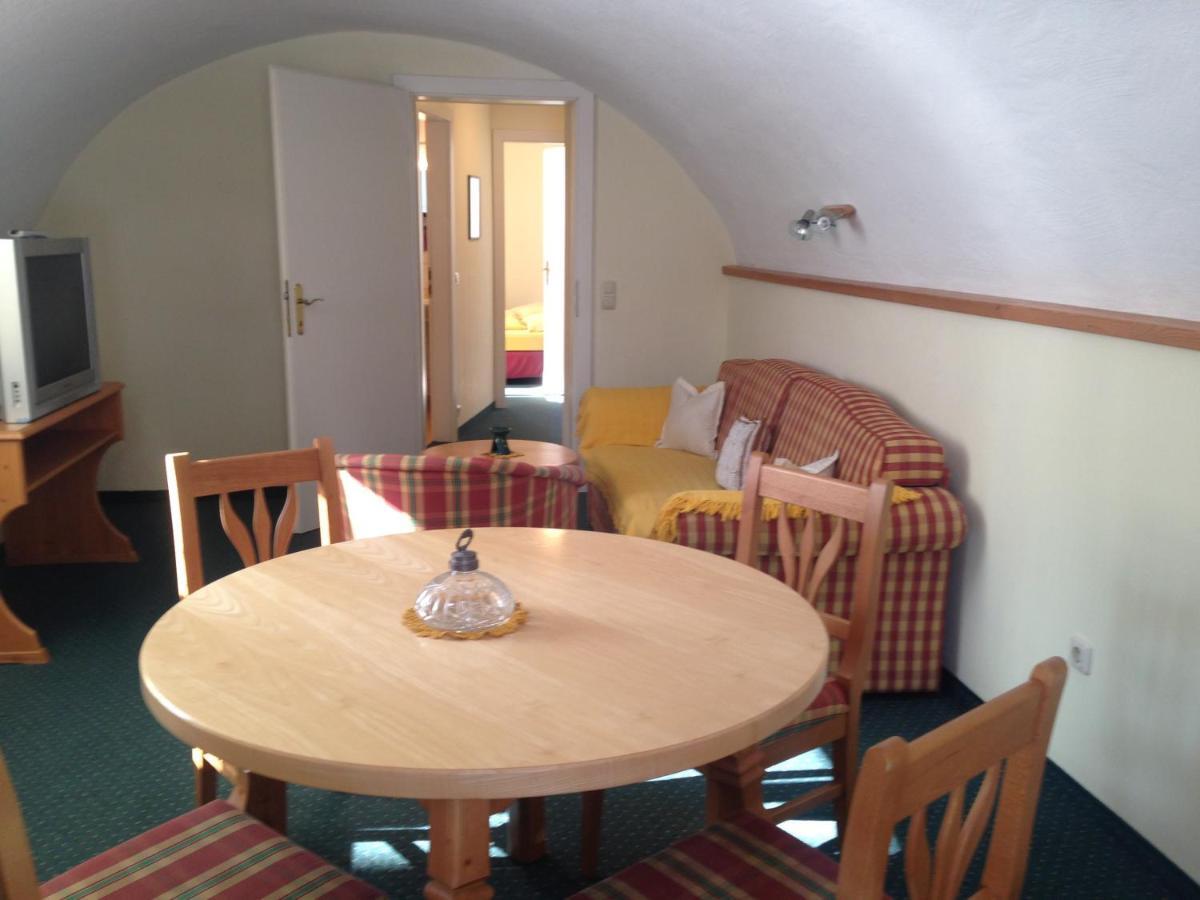 Appartements Im Forsthaus Strobl Bagian luar foto